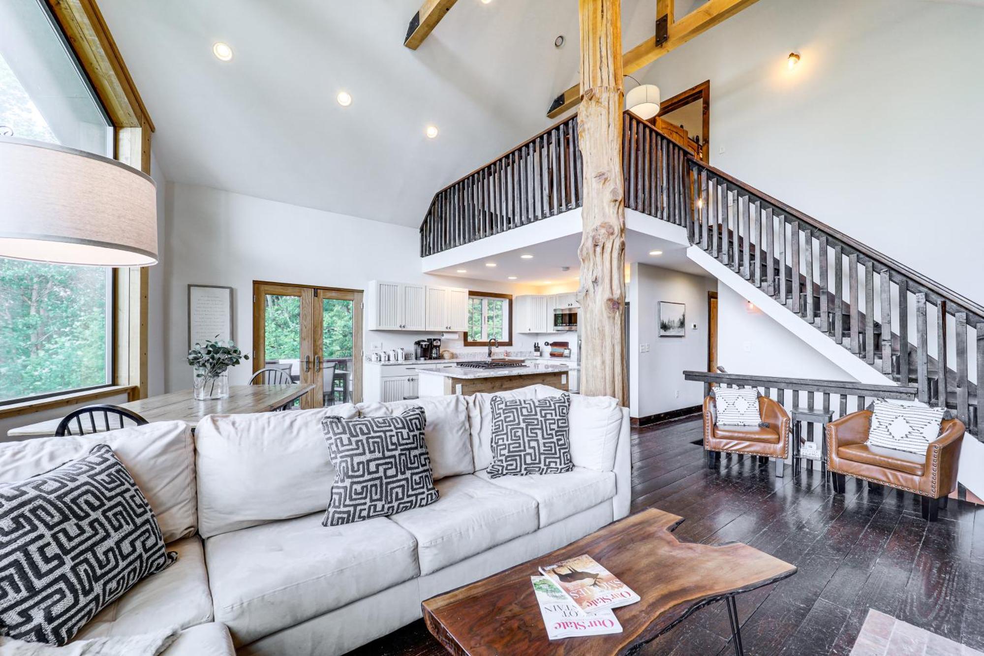 Luxe Appalachian Mountain Cabin With Hot Tub, Views Warrensville Exterior photo